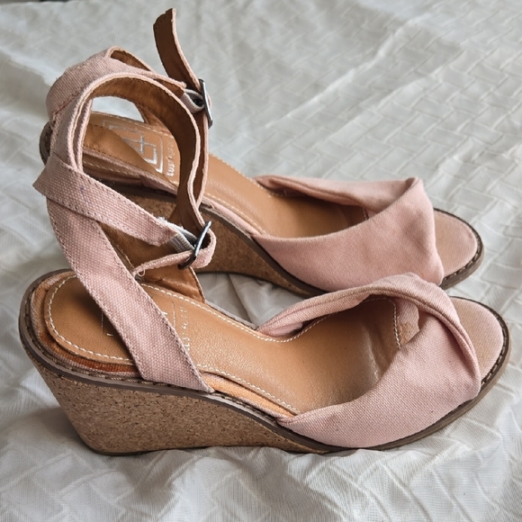 LFL by Lust for Life Shoes - LFL By Lust For Life Elegant Pink Wedge Ankle Strap Sandals Summer Shoes
